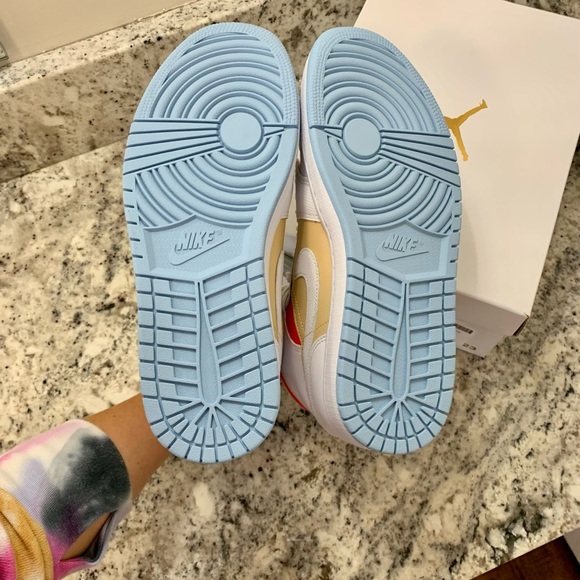 Air Jordan 1 Mid SE Sesame NIB - Picture 8 of 8